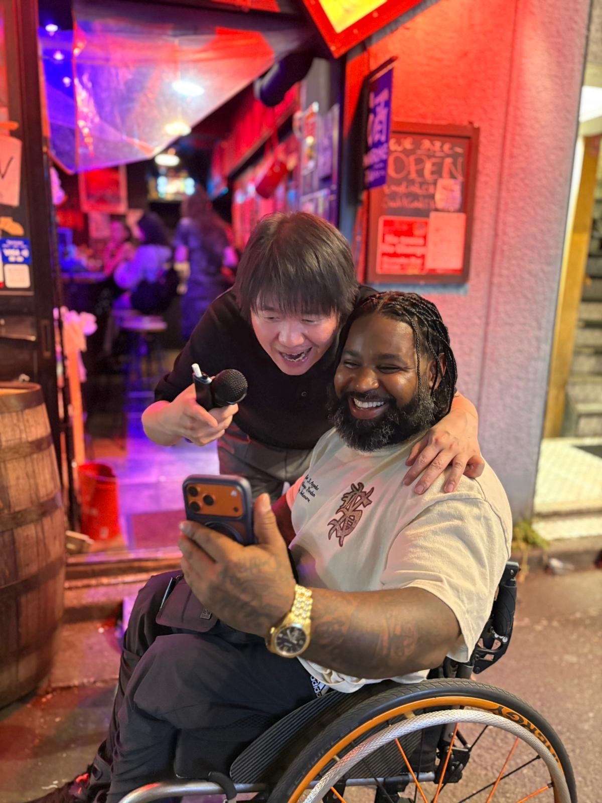 Wesley Hamilton at dinner in Osaka
